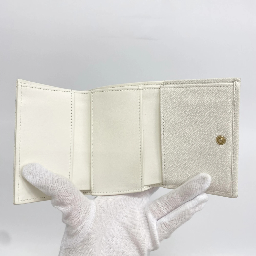 CHANEL White Caviar Leather Wallet - Picture 3 of 8